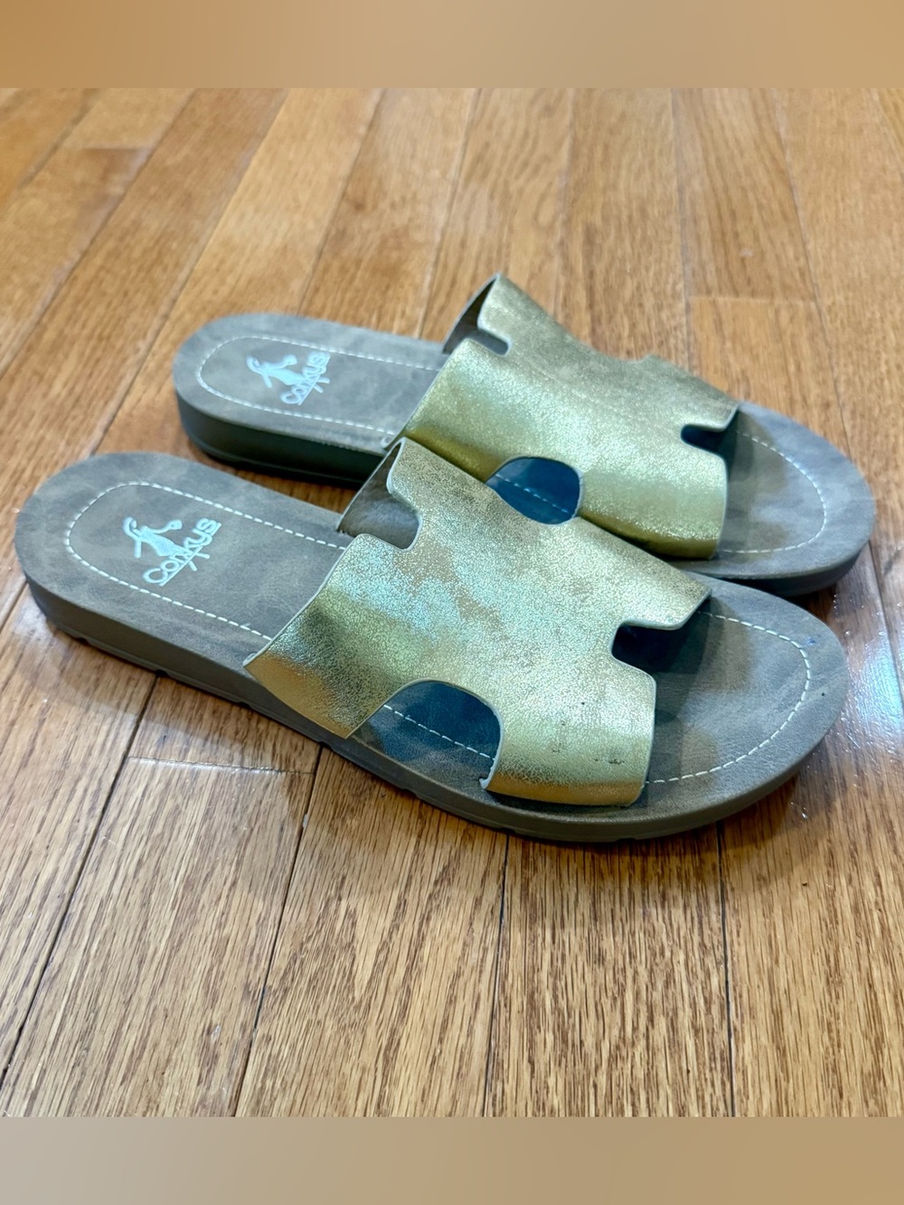 Corkys Women’s 8 Bogalusa Sandals Gold Slides Slip On H Band Cutout Flats Vegan